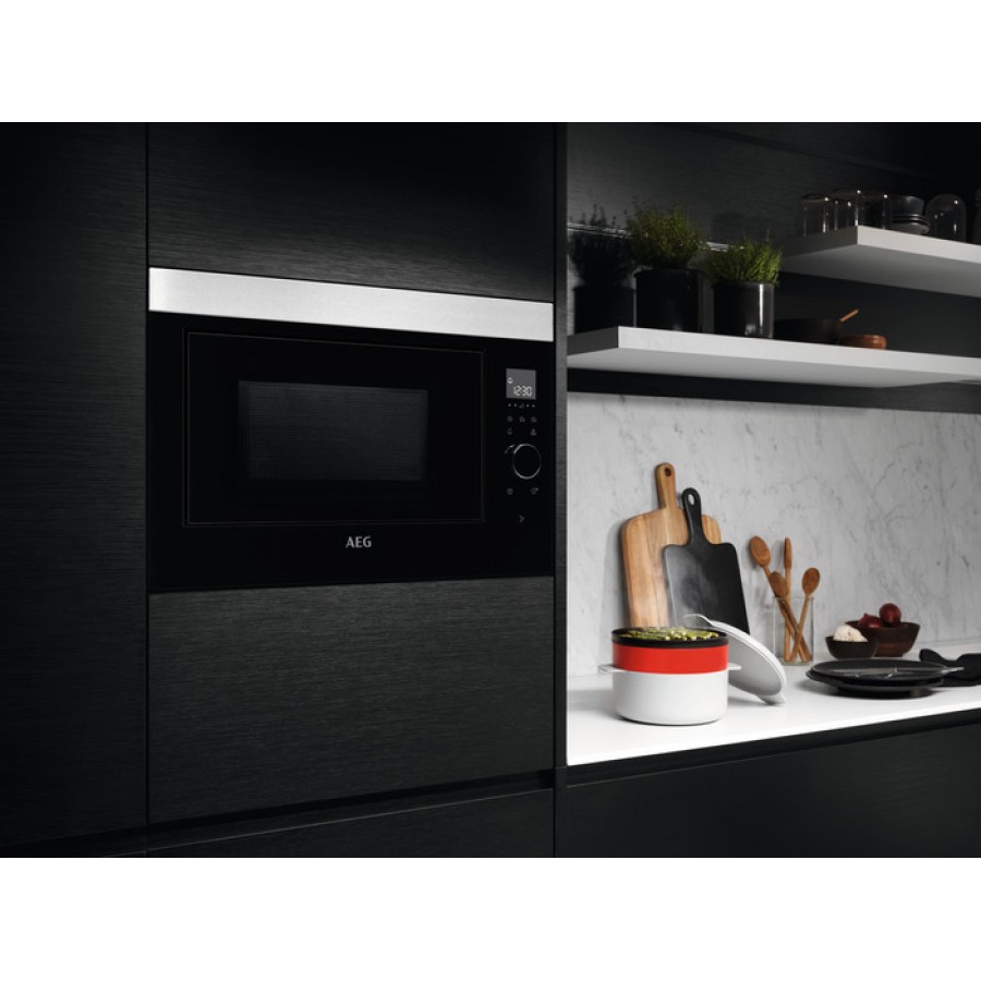 AEG MBE2658DEM Εντοιχιζόμενος Φούρνος Μικροκυμάτων με Grill 26lt Μαύρος AEG MBE2658DEM Εντοιχιζόμενος Φούρνος Μικροκυμάτων με Grill 26lt Μαύρος